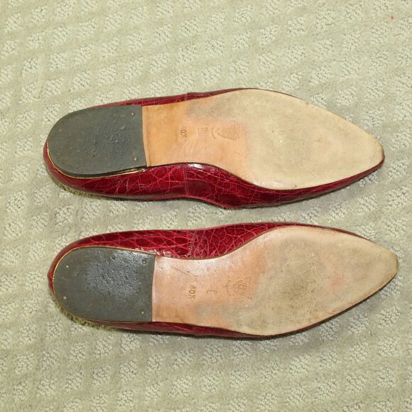 Gucci Women's 10 / 40.5 Red Patterned Leather Almond Toe Flats - Picture 6 of 6
